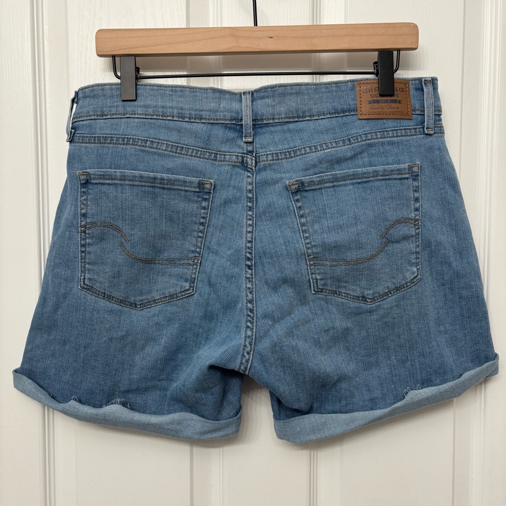 Light Wash Cuffed Denim Shorts | Levi’s 10 (W30) - Picture 8 of 12